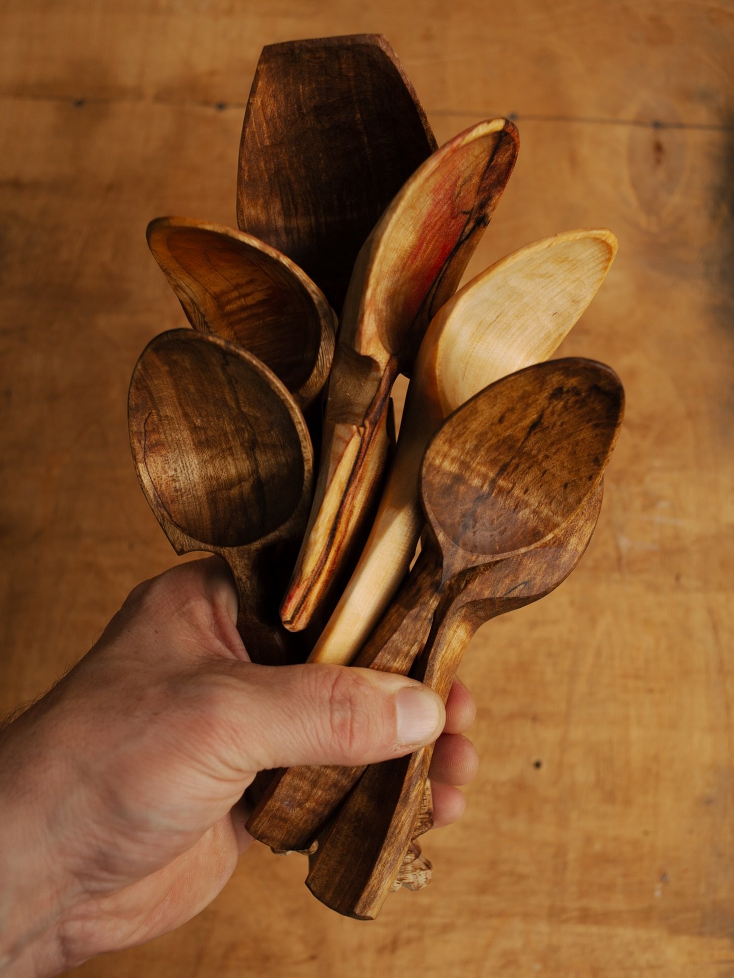 Been loving this backyard lighting. I dig my studio lights for photography, but nothing beats chasing good rays of light around to really bring out the textures and beautiful grains of carvings.

There&rsquo;s some new spoons lookin&rsquo; for new ho