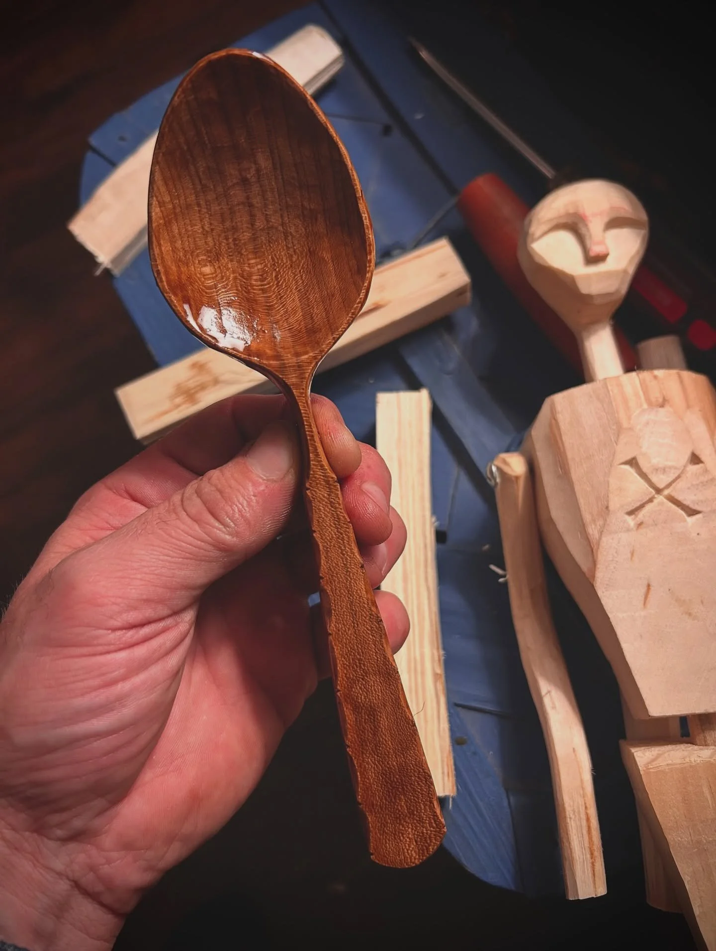 Finished up this black cherry spoon with a darker oil. It&rsquo;s yours just give a shout.
 
 
 
 
 
 #spooncarving #greenwoodworking #kuksa #sloyd #spoons #handcraft #handmade #maker #kitchendecor #woodenspoons
#handcarved #weddinggift #slowcraft #b