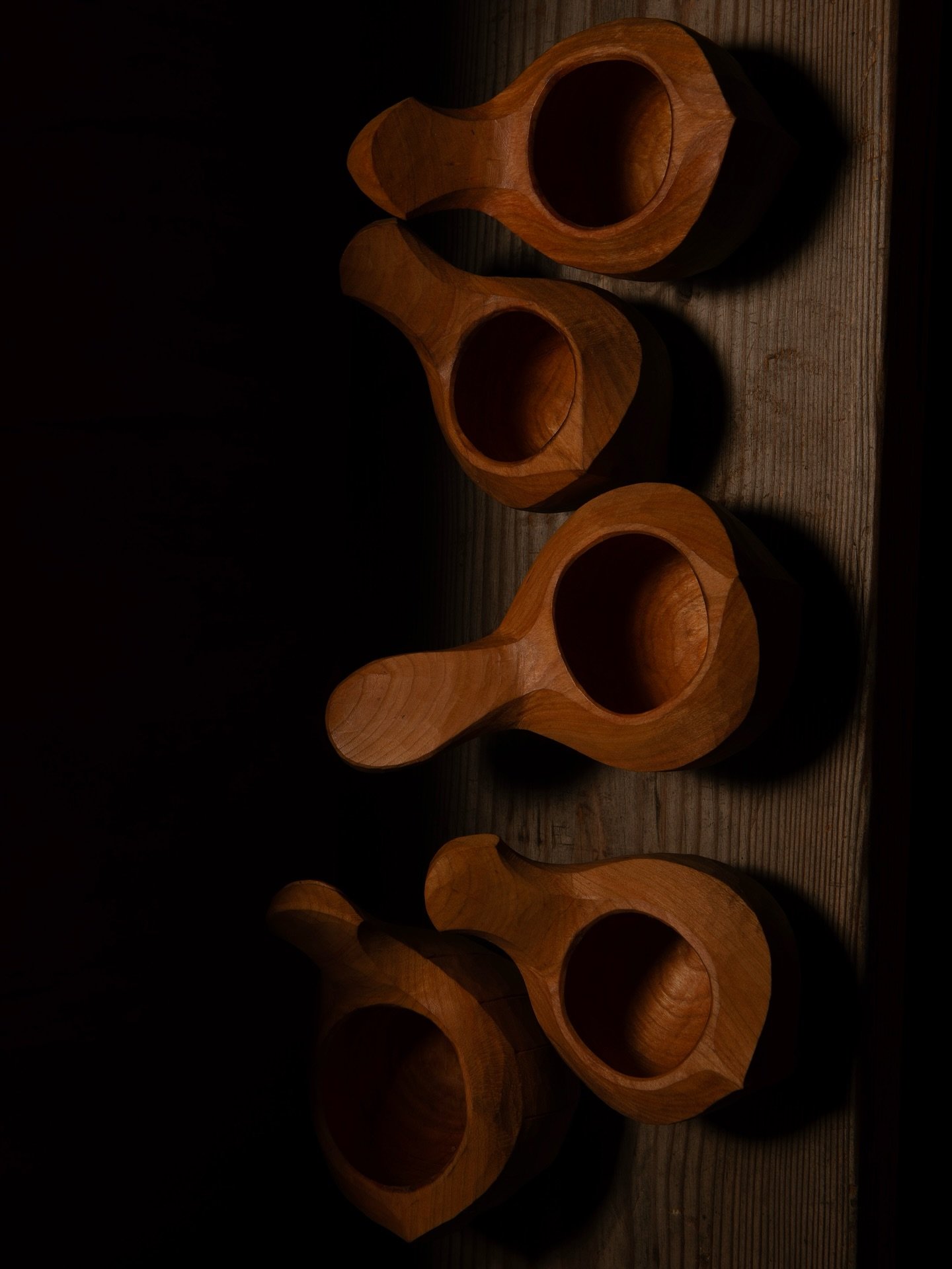 New work! Ready to carry stories and legendary sips.

#kuksa #greenwoodworking #sloyd #dıy #carve