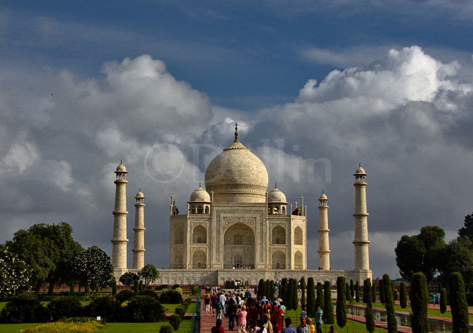 2011 Agra Taj Mahal.jpg