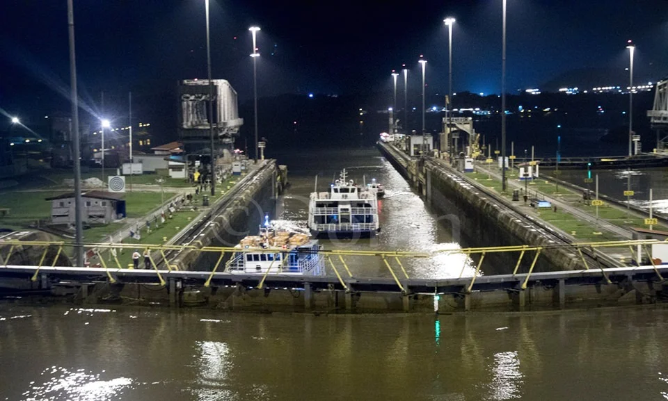 2016 Panama Canal at Night2.jpg