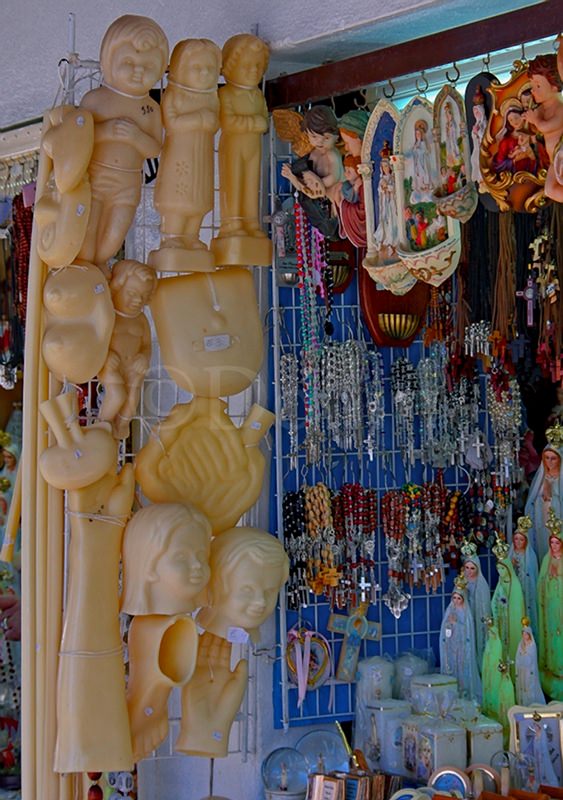 2008 Fatima Religious Offerings.jpg