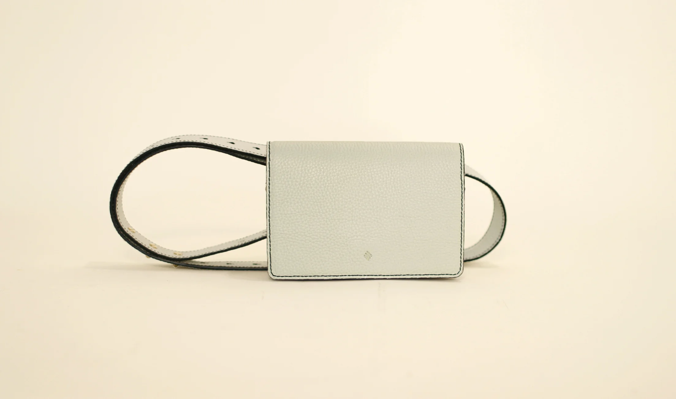 IRULA PRODUCT_ASHYA_CEDARMINI_SILVER_1.jpg