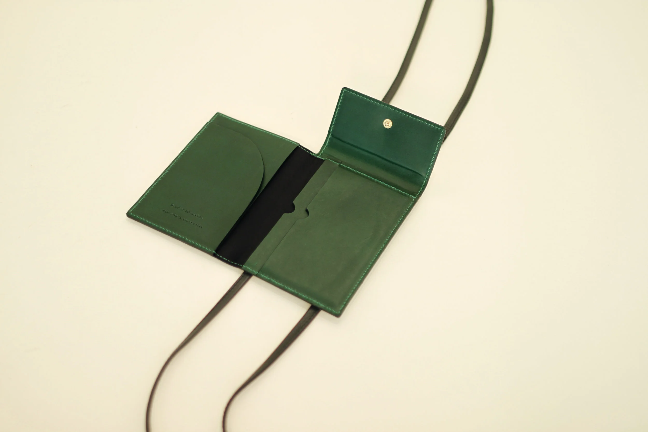 IRULA PRODUCT_ASHYA_PASSPORTBOLO_VEGGRVIPER_3.jpg