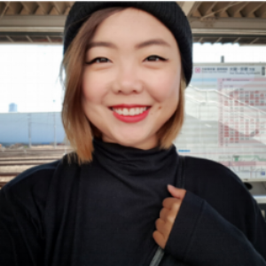 A former communications professional taking a break from the 9-5 life to travel the world at her own pace. While she's not out there seeking new hiking spots, she can be found working out at the barre (and perhaps occasionally also at the bar).
