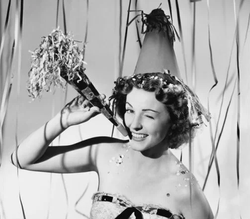 vintage-new-years-pinup-via-blisstree.jpg