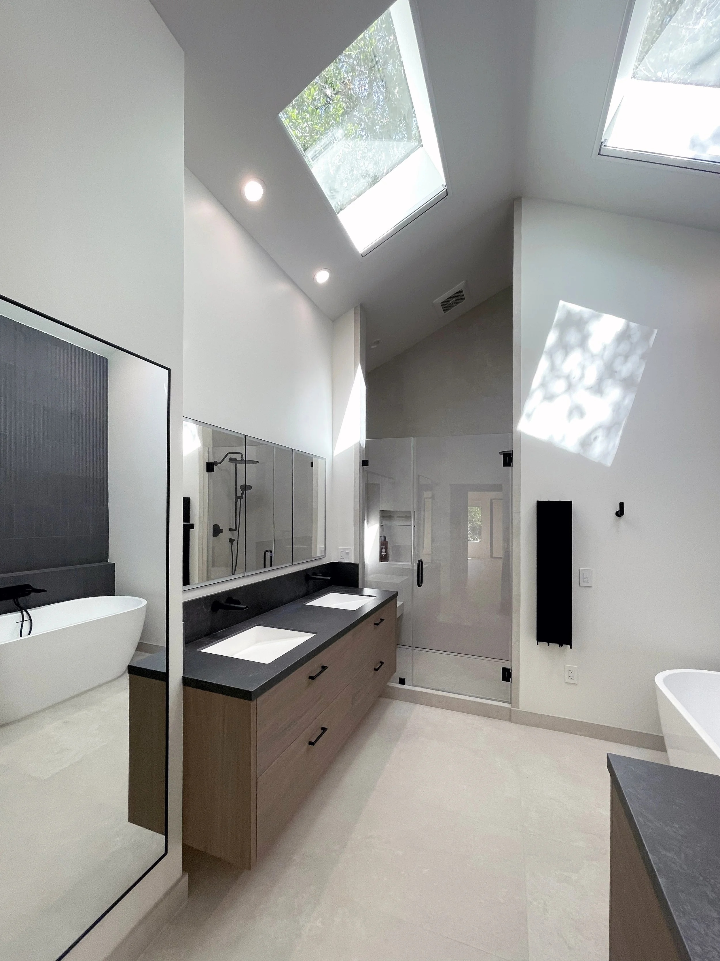 SAN CARLOS HOUSE 76 PRIMARY BATH.jpeg