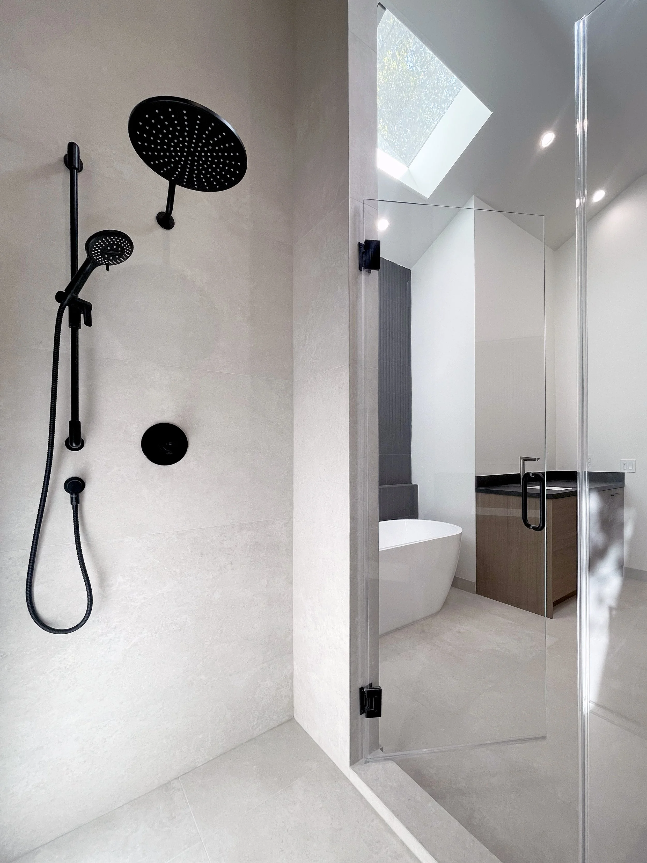 SAN CARLOS HOUSE 47 PRIMARY BATH.jpeg