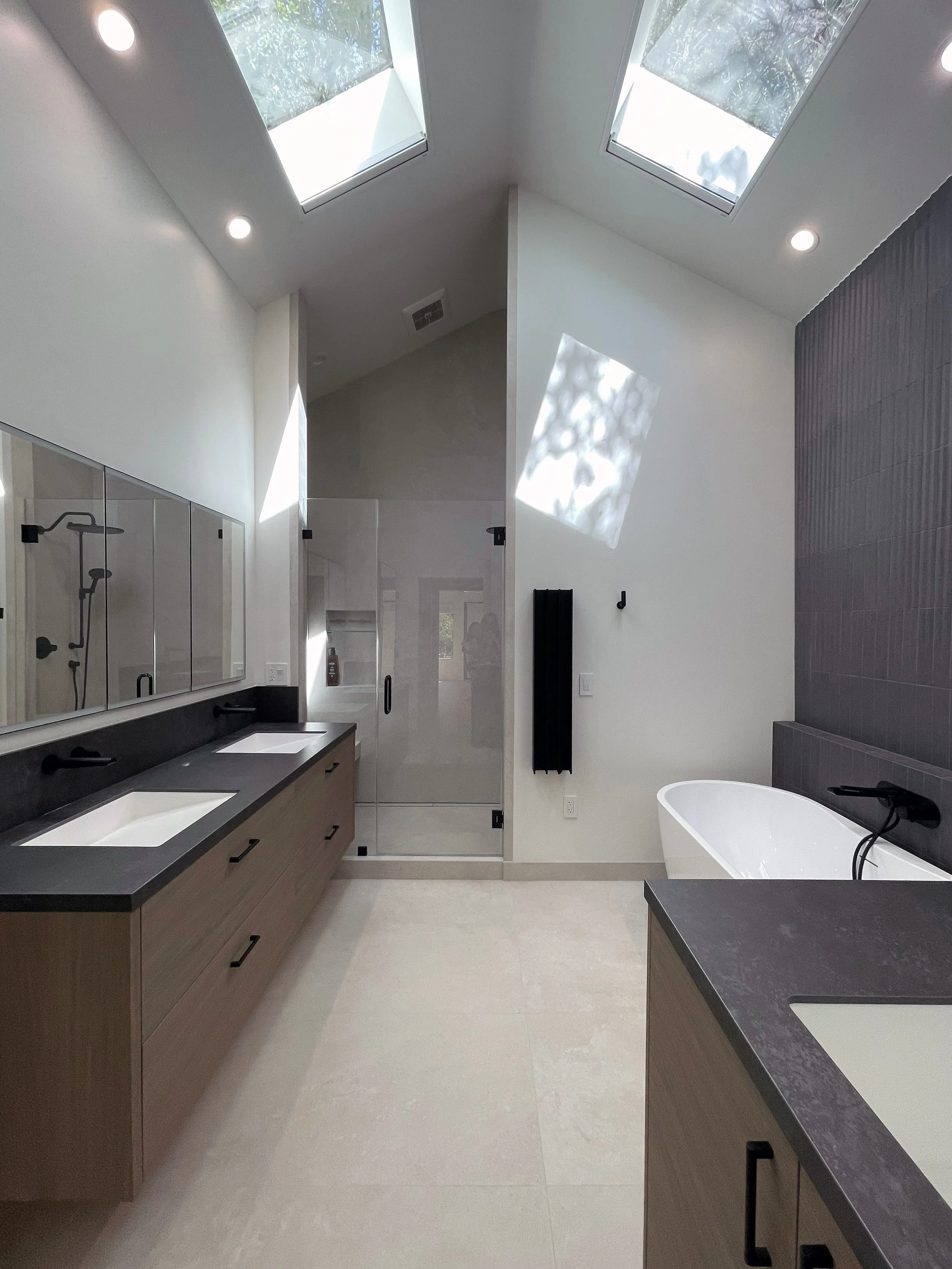 SAN CARLOS HOUSE 88 PRIMARY BATH.jpeg