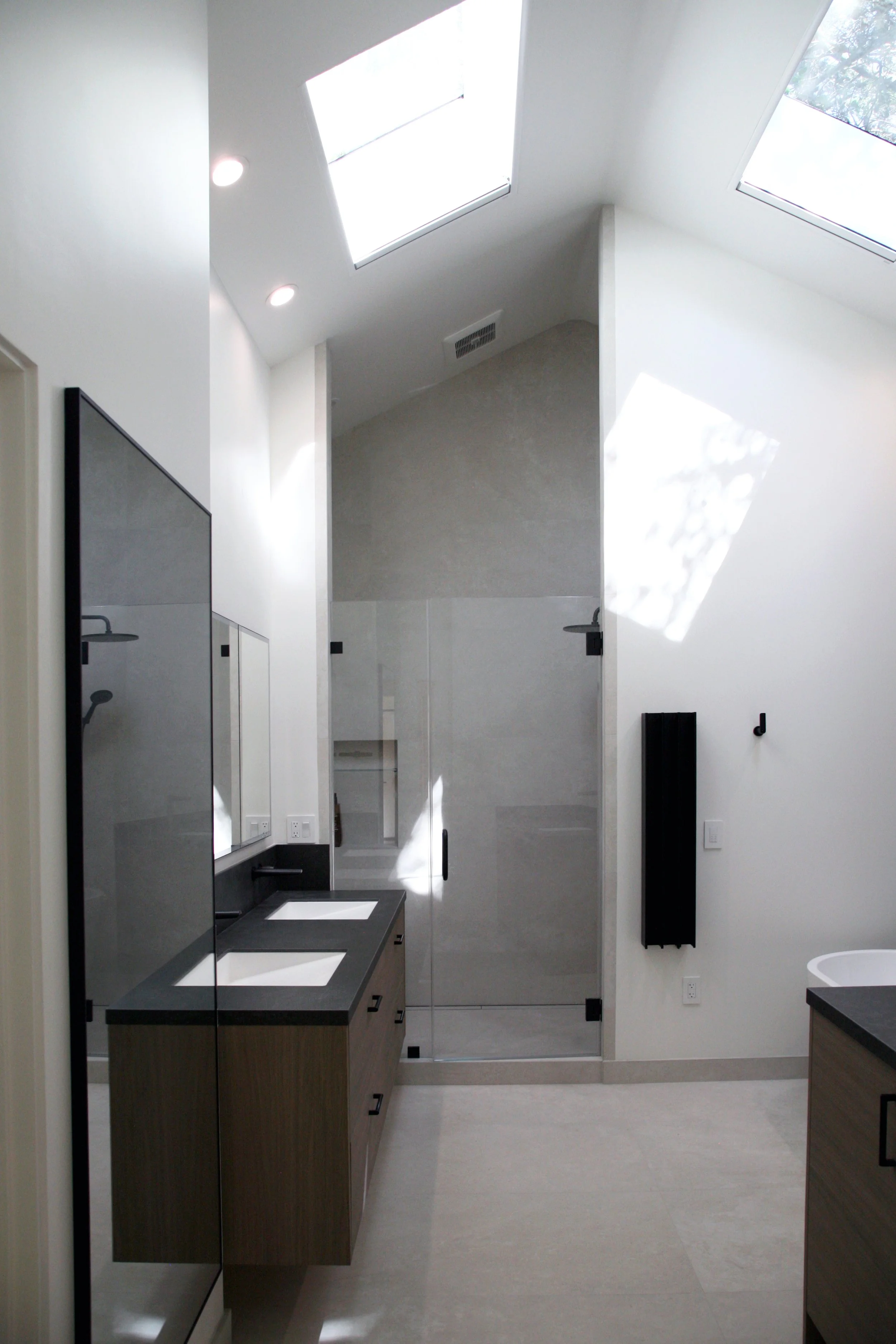 SAN CARLOS HOUSE 72 PRIMARY BATH.JPG