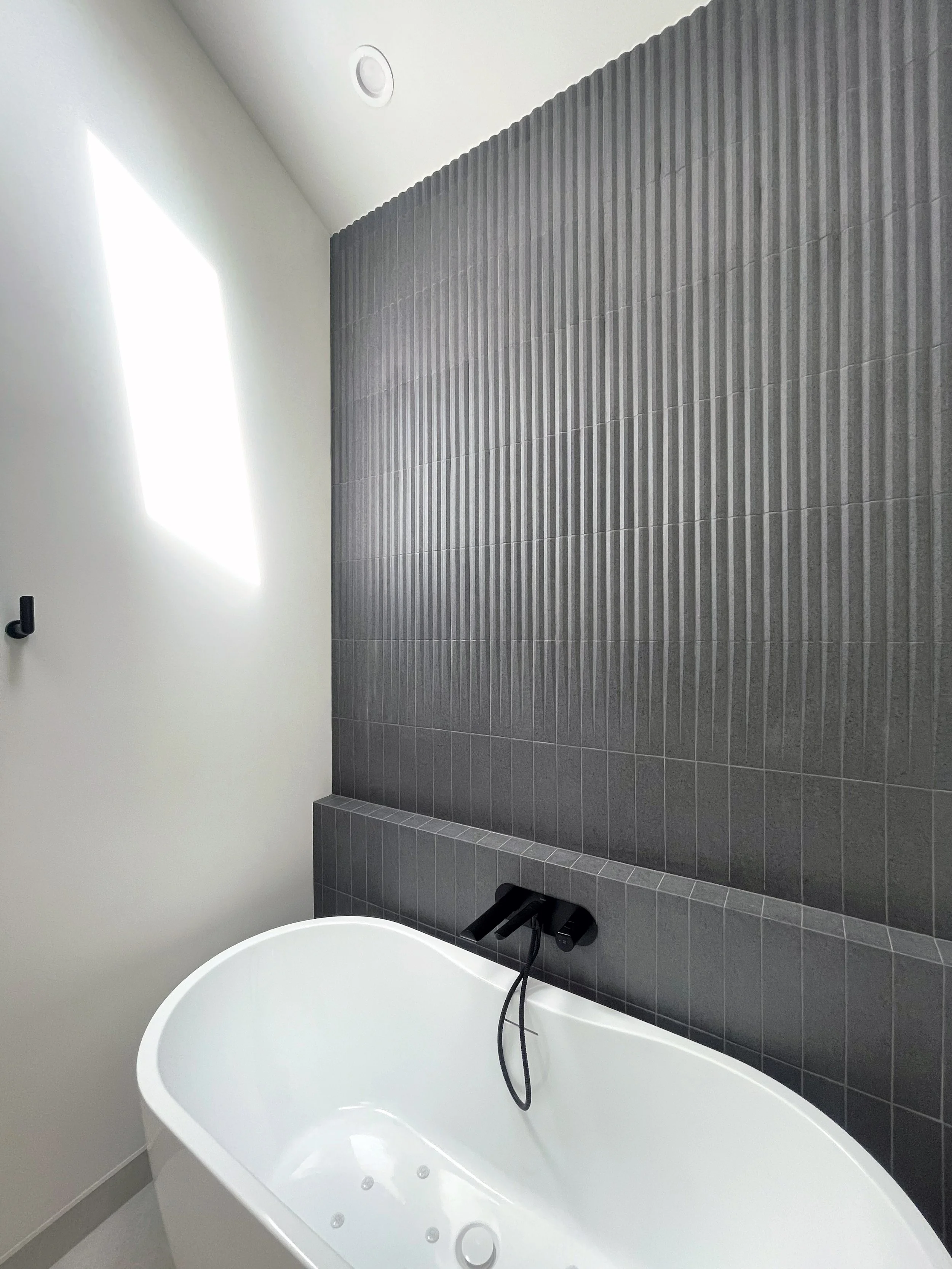 SAN CARLOS HOUSE 65 PRIMARY BATH.jpeg