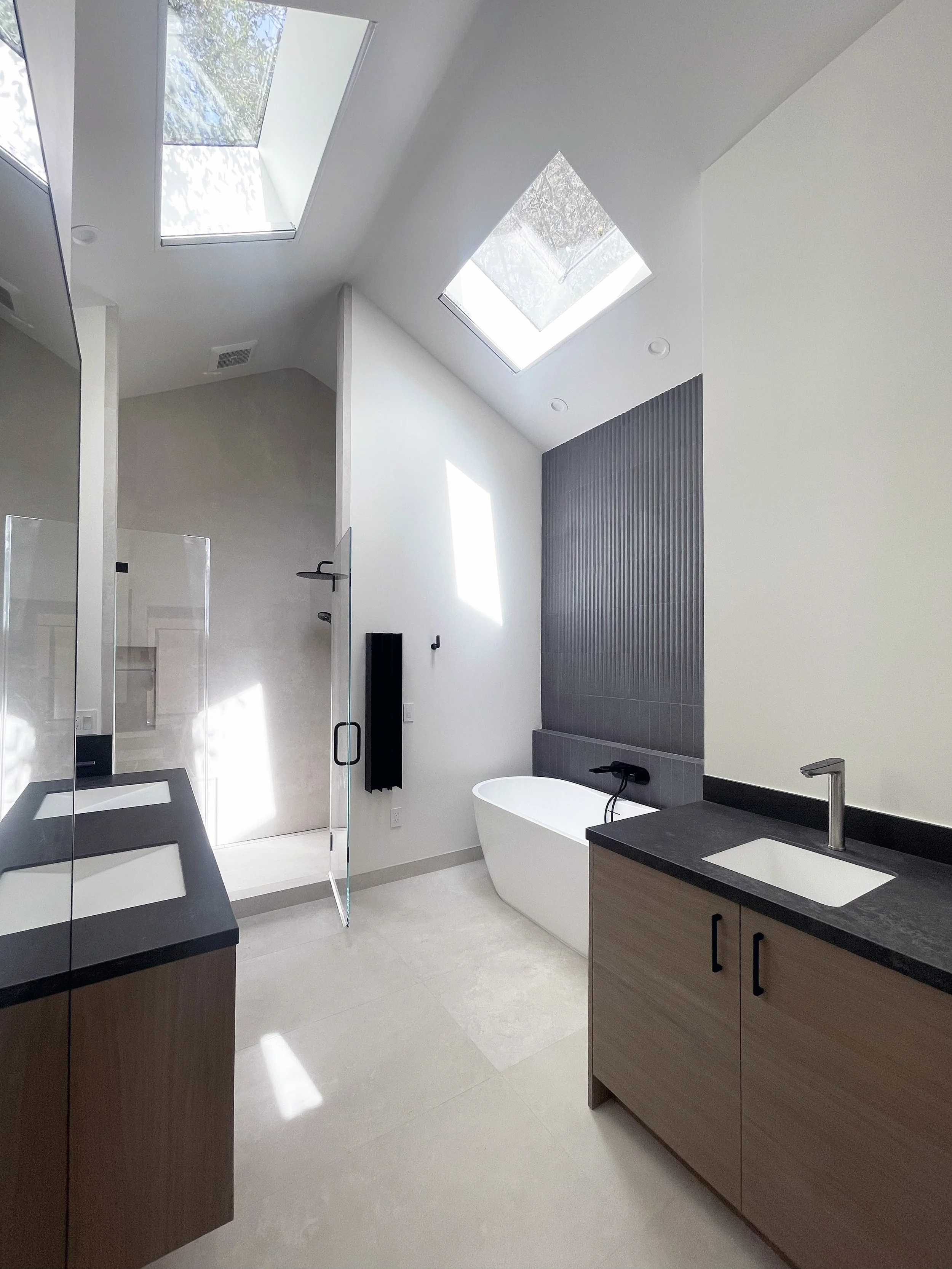 SAN CARLOS HOUSE 83 PRIMARY BATH.jpeg