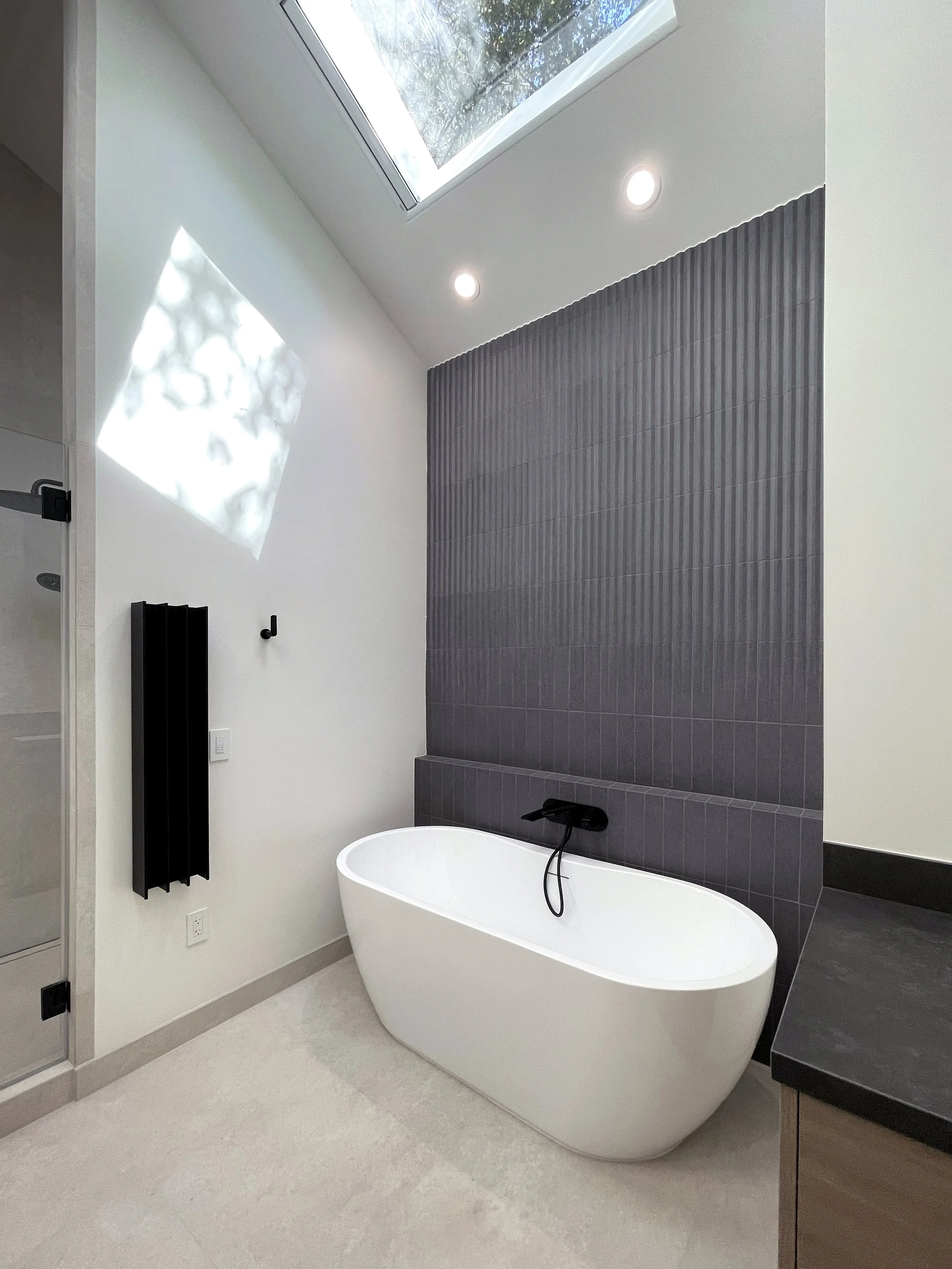 SAN CARLOS HOUSE 52 PRIMARY BATH.jpeg