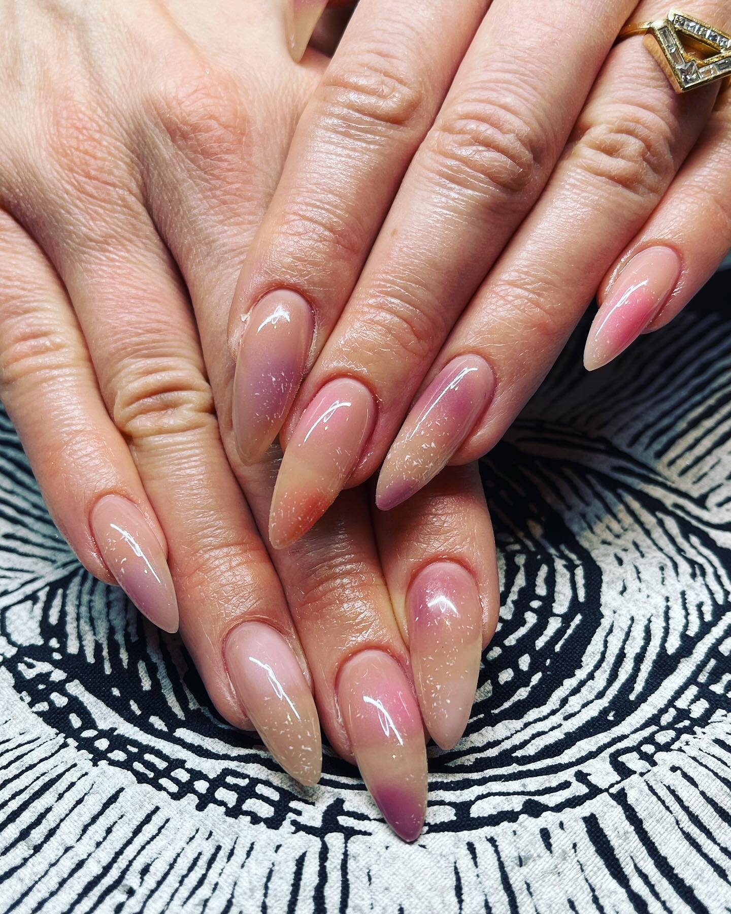 Blushing ladies on natural nails 🧚🏼&zwj;♀️ #acronychous #freshtodeath #hardgel #nails #nailart #denver #naildesigns #denvernails #gelmanicure #nailsofinstagram #nailtech #denvernailsalon #naturalnails #nailstagram #salonnails #nailideas #denvernail