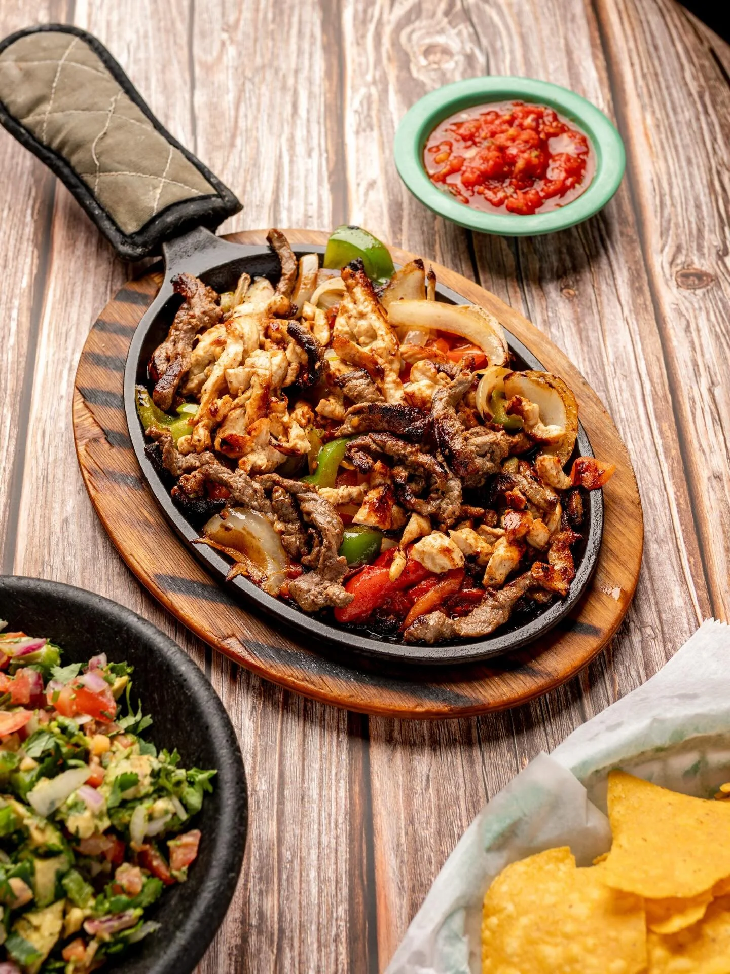 This is your sign to not cook today 🌮🔥
Bring your people, we got the rest