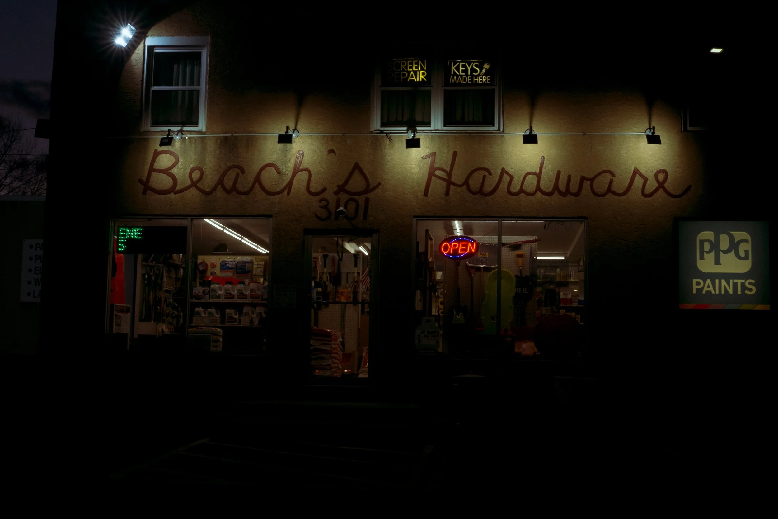 NEON_MONSTERS_005.jpg
