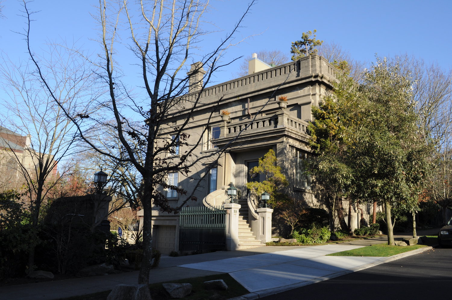 Seattle_-_Sam_Hill_House_01.jpg