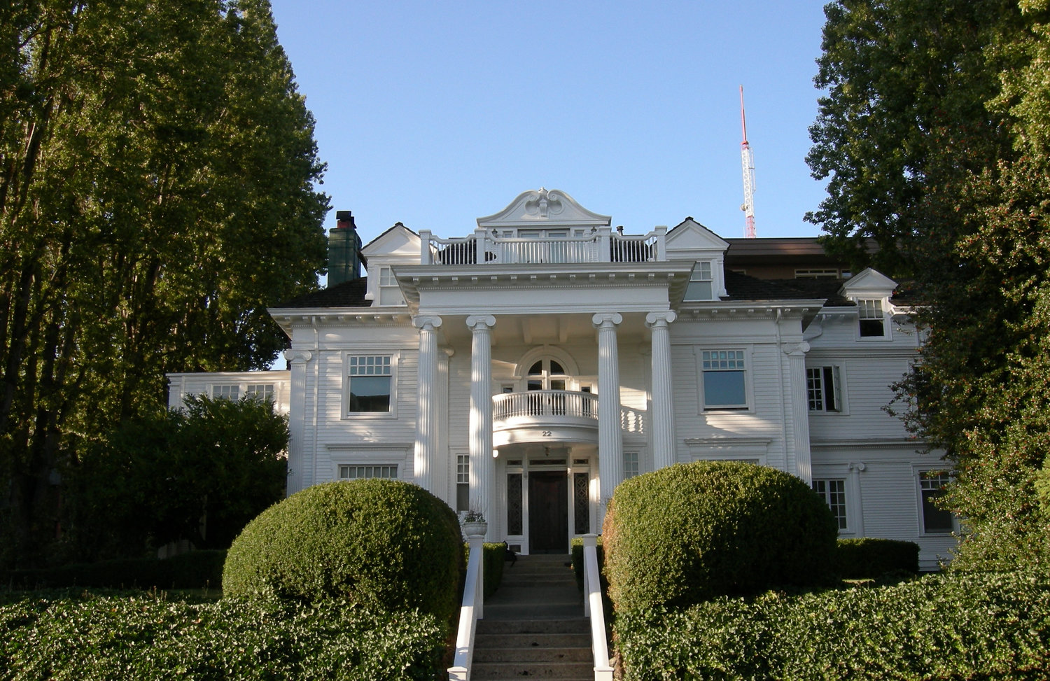Seattle_-_22_W_Highland_Drive_07.jpg