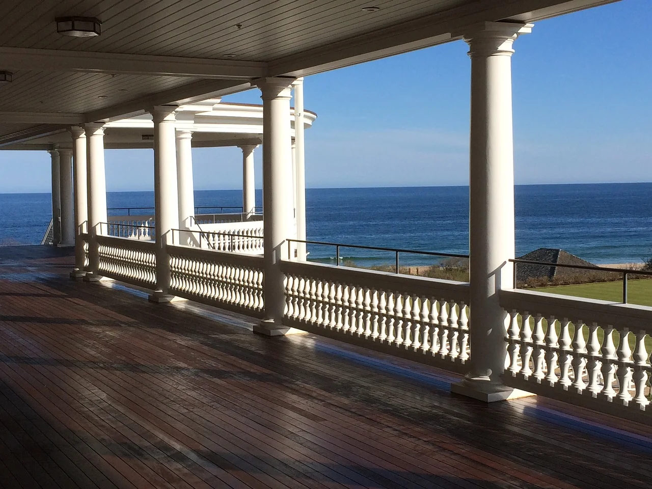porch-1585491_1280.jpg