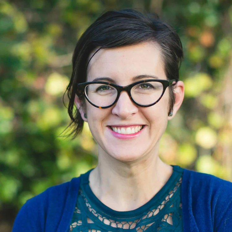Lindy Gordon Lindy graduated from the University of Florida in 2003 with a major in English and a minor in History. Since then, she's rarely stopped reading or studying; the way she sees it, teaching has given her an excellent excuse to do both. Currently, Lindy is pursuing her instructor certification with the Institute for Excellence in Writing (IEW), and continues to edit part-time. She has been teaching high school classes since 2012. Lindy is also on the winsome, wonderful journey of homeschooling her own two curious children.