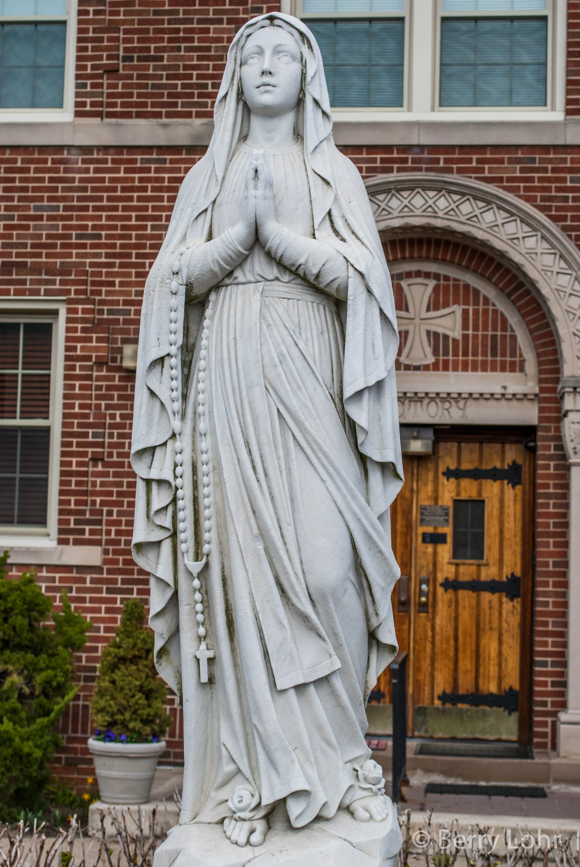 26 - Statue 4.jpg