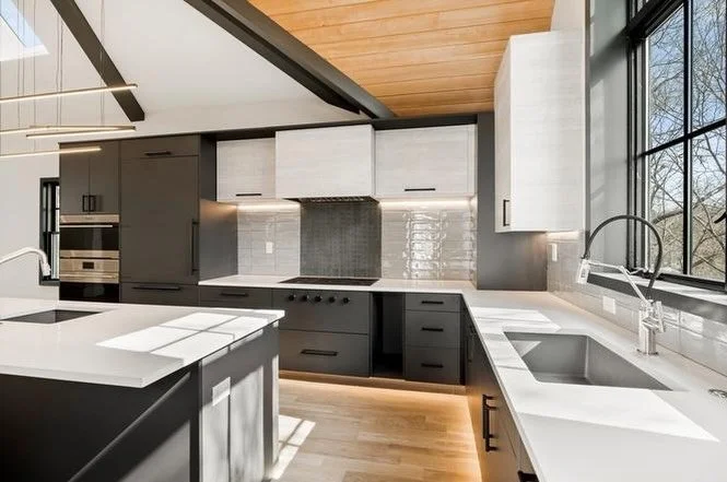 Built to elevate everyday living. With soaring ceilings and an abundance of natural light, we design spaces that don&rsquo;t just look beautiful&mdash;they feel incredible. Because when your home is built right, happiness comes naturally. 🏡✨