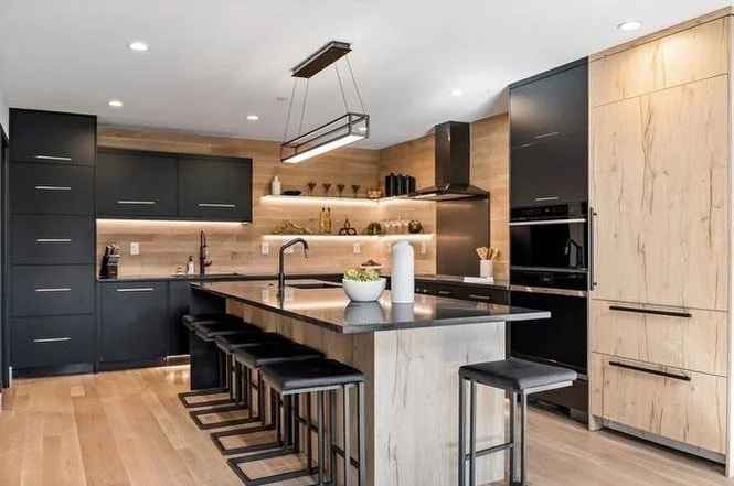 A perfect blend of style and practicality&mdash;because your kitchen should work as good as it looks.
Ready to transform your space? Let&rsquo;s make it happen. 🏡