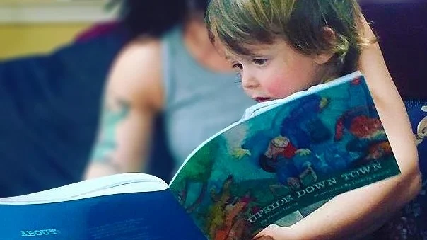 alyse+reads+book+copy2.jpg