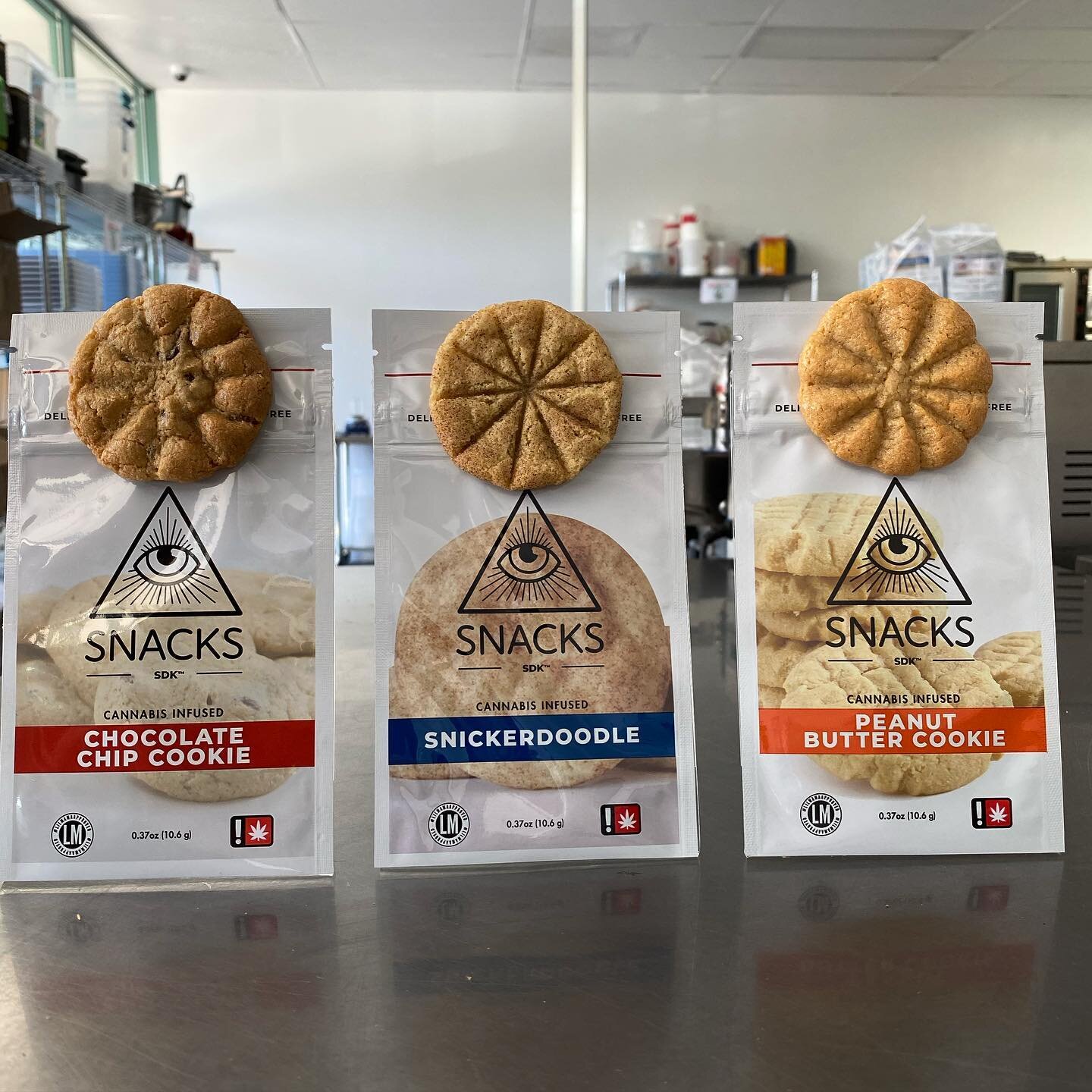 We have displays for your cases!  Go ahead and show off the best 100mg cookie in Oregon! ⭐️

#oregoncannabisretailers #eatcookies
#i❤️sdk #100mg #strainspecific #rso