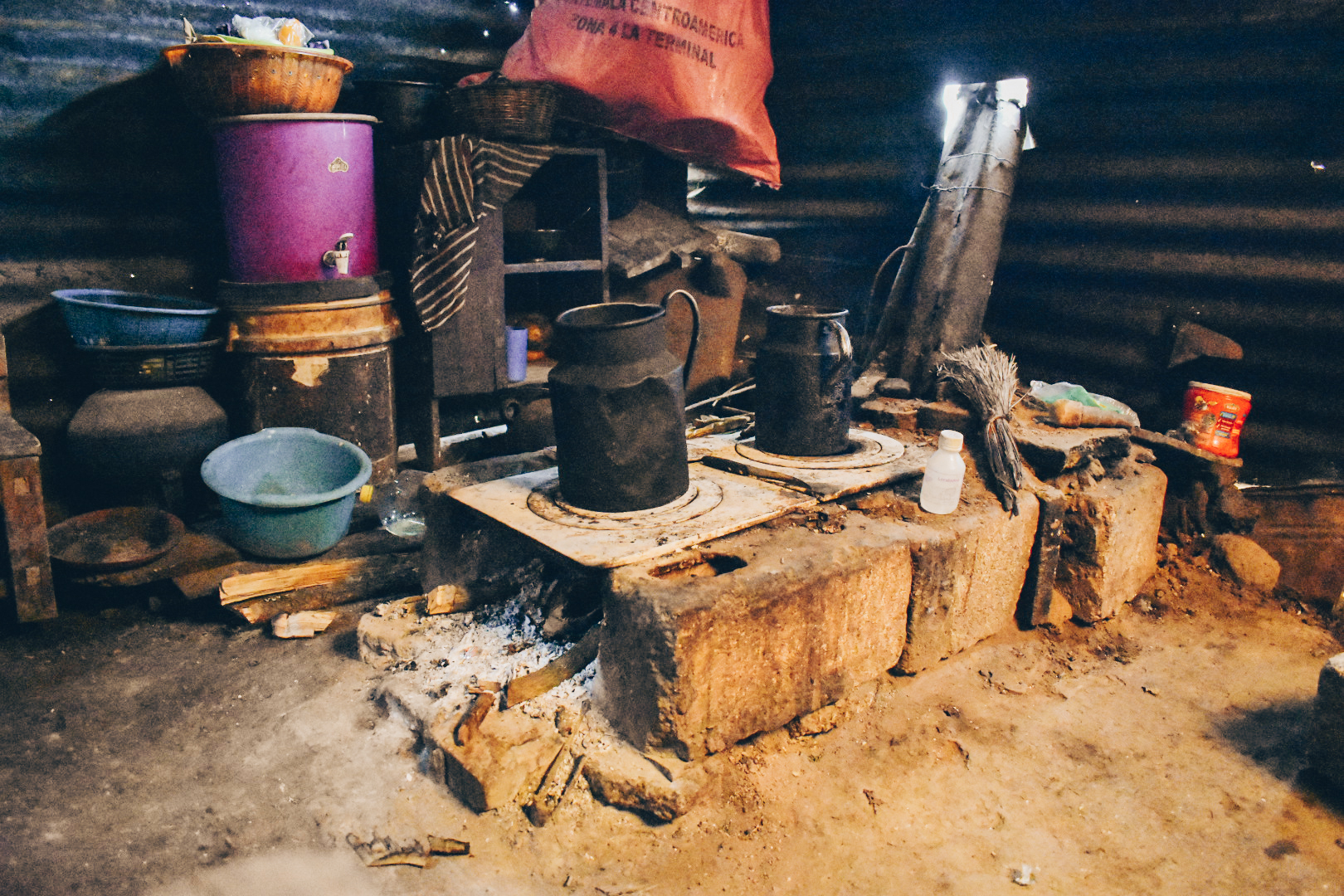  The old stoves were neither fuel nor time efficient, and kept large quantities of smoke instead the homes. The average Guatemalan stove produces up to 400 cigarette’s worth of smoke in just one hour, and gathering the high quantities of wood needed 