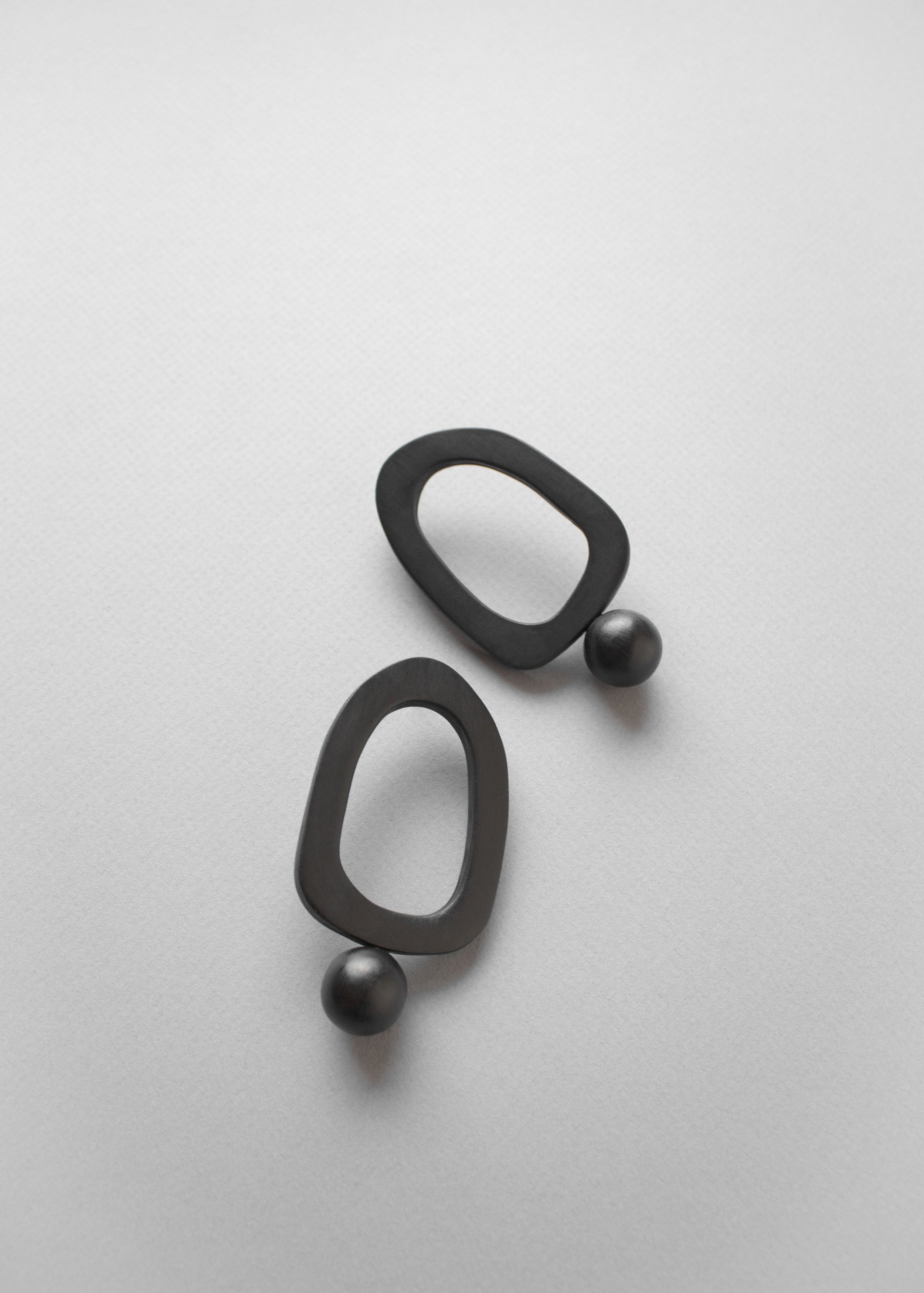 Somma Ball Black Grey.jpg