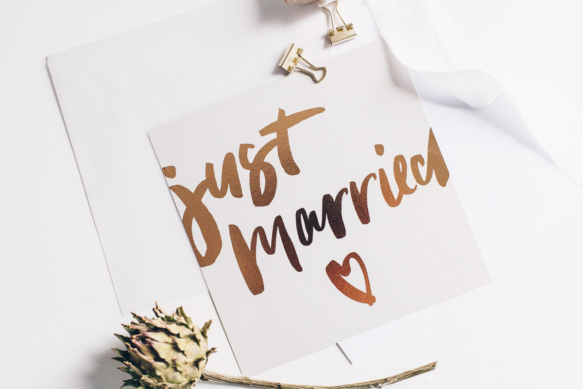Hochzeit Glückwunschkarte "Love, Love, Love" -Goldfolie- Design & Lettering: Viviane Lenders | Druck: Herzdruck