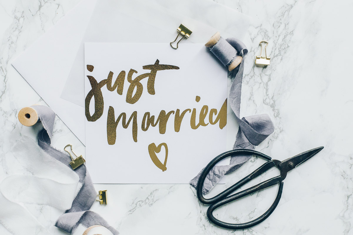 Hochzeit Glückwunschkarte "Love, Love, Love" -Goldfolie- Design & Lettering: Viviane Lenders | Druck: Herzdruck