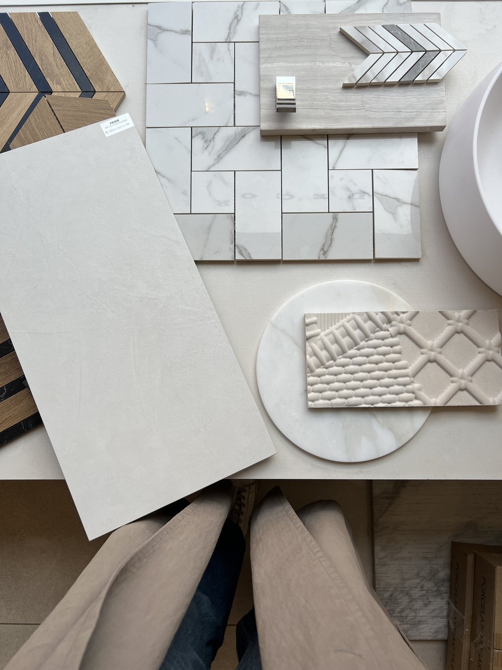 Kylpyhuoneen laatat Decor H:sta Kampista