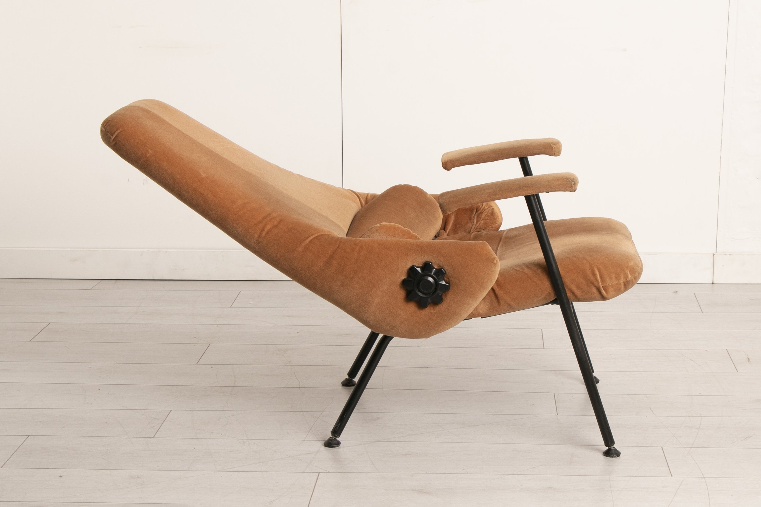 occasional-chair-italian_48_38575_04.jpg