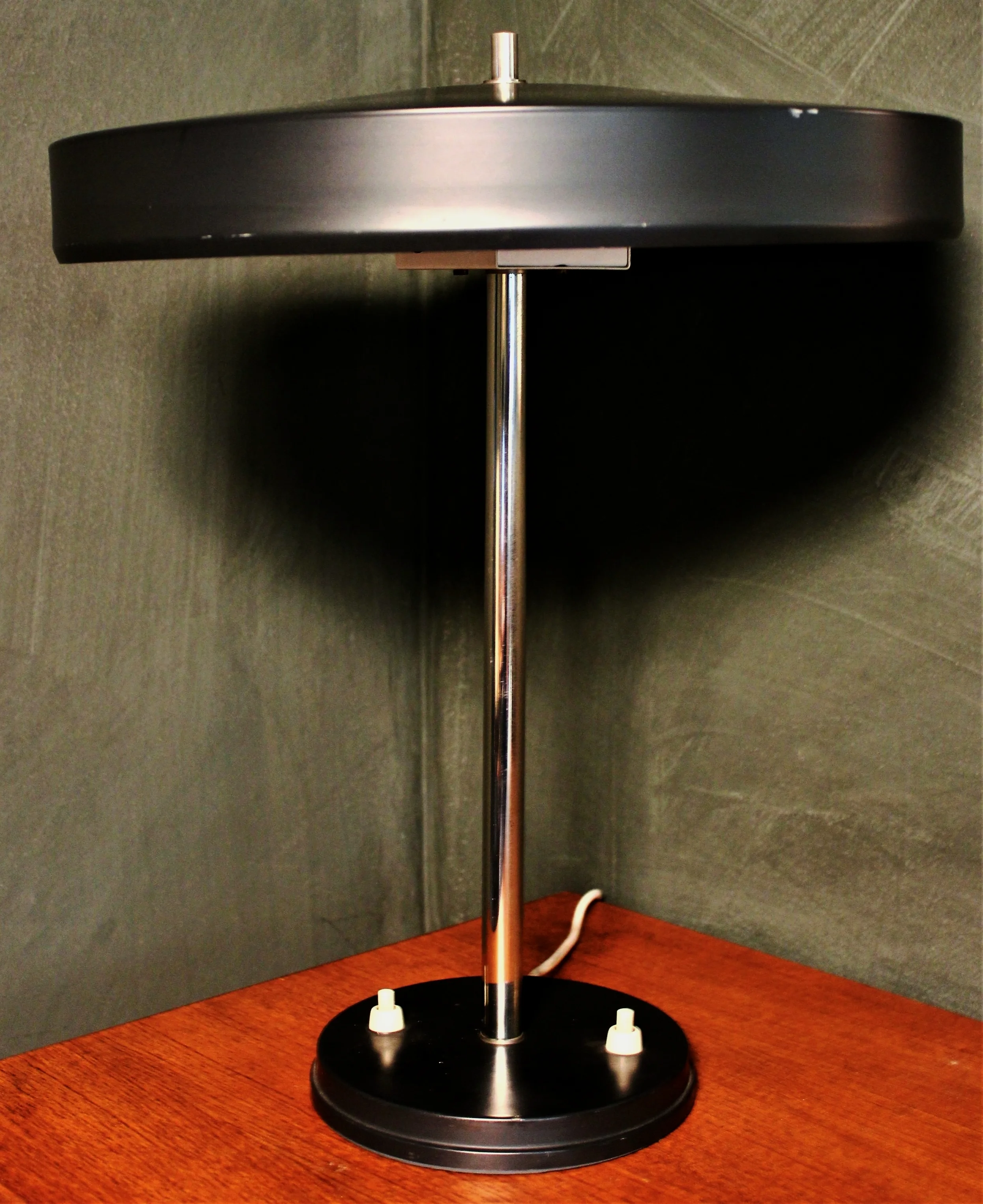 Desk light.jpg