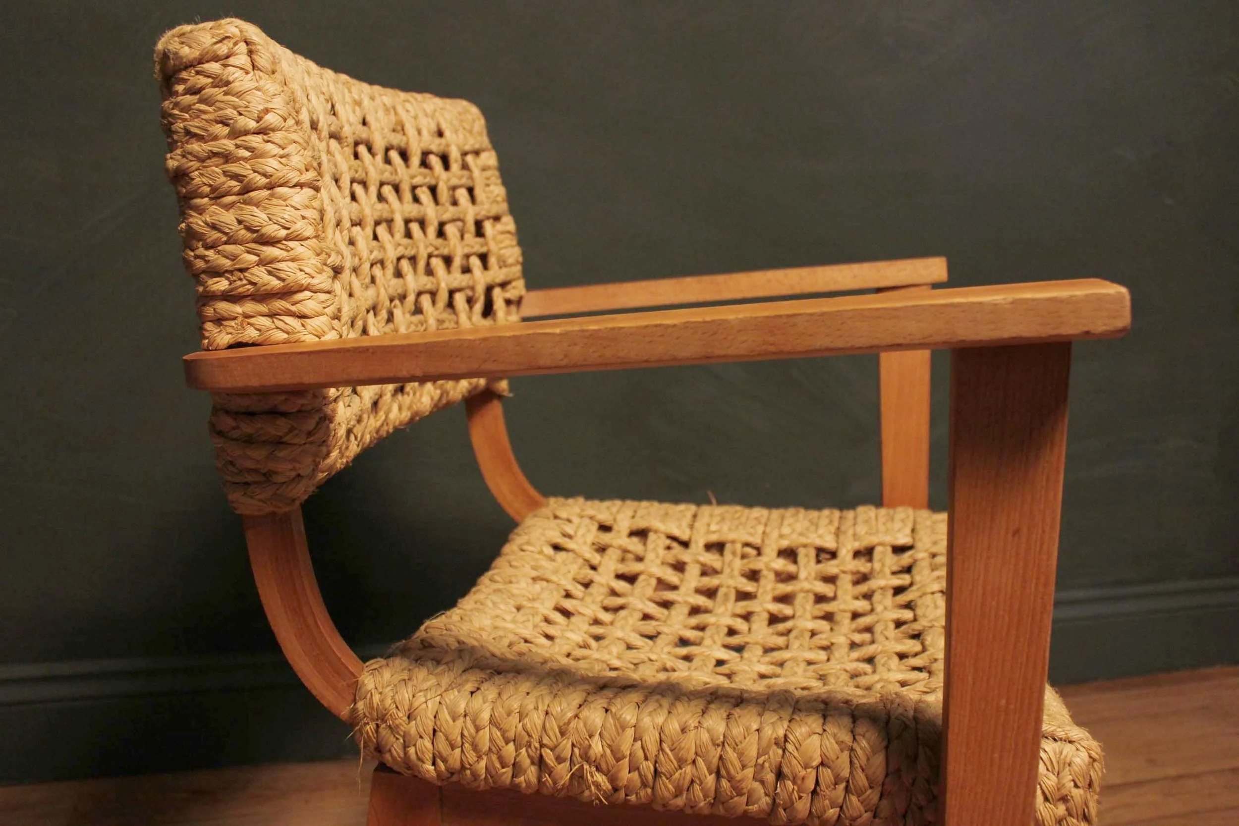 AM CHAIR 2.jpg
