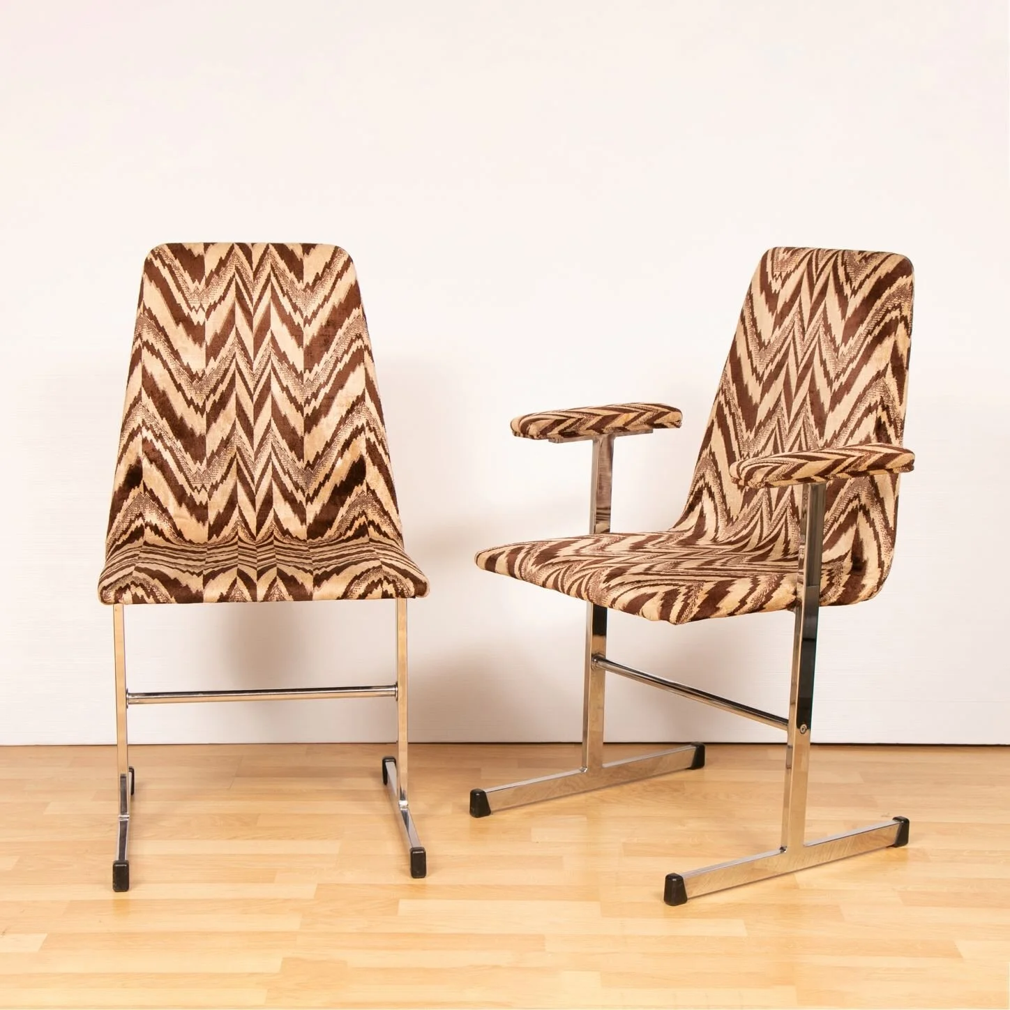 original-lisse-chairs-by-pieff-c1970_48_36304b - Copy.jpg