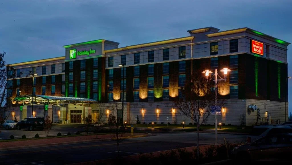 Holiday Inn Front night.jpg