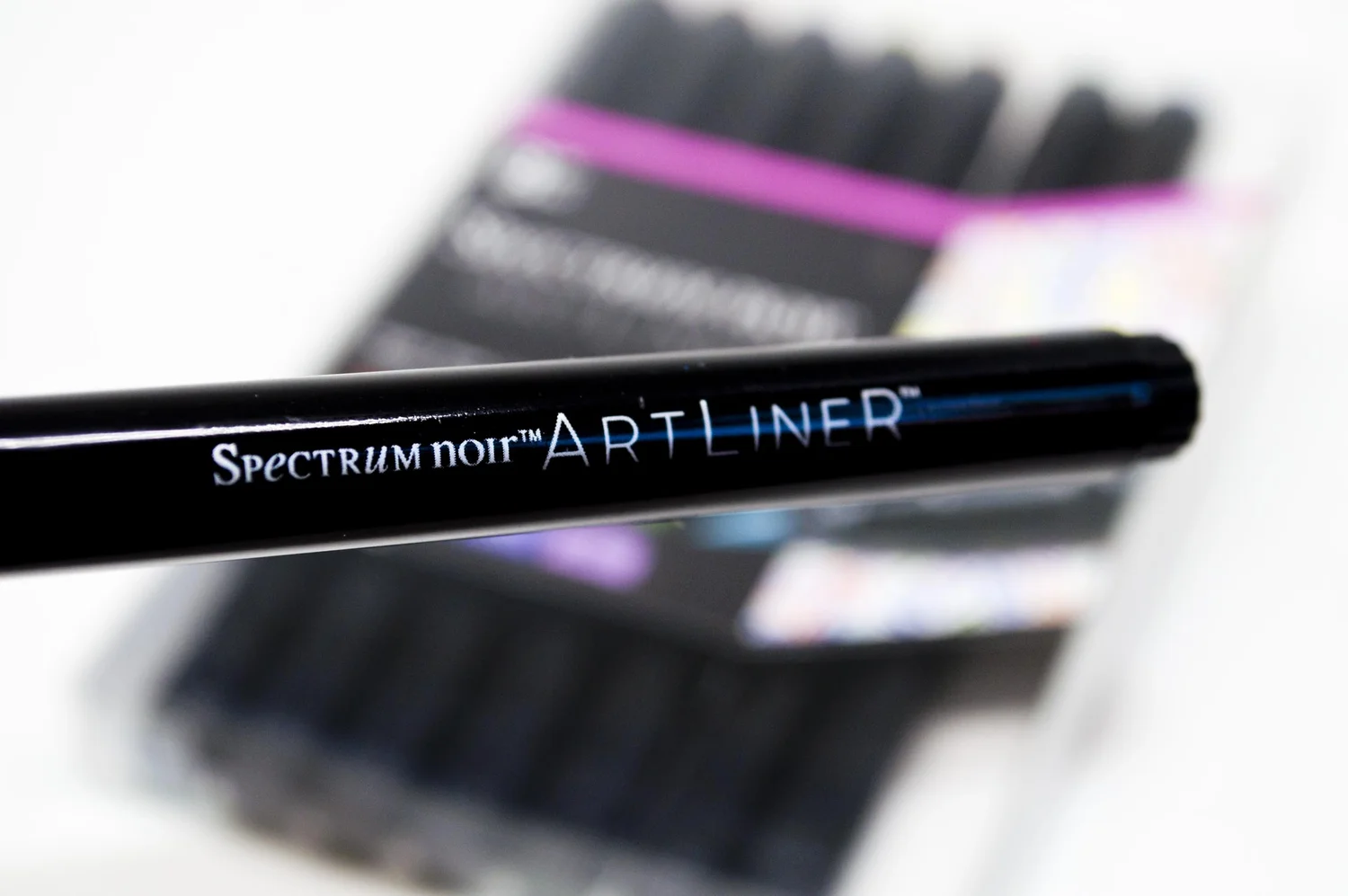 Spectrum Noir Metallic Shimmering Finish With Vivid Colour Dual-Tipped Markers - Featuring A Brush And Bullet Nib - Perfect For Black/Dark Surfaces - Pack Of 6 - Antique Elements