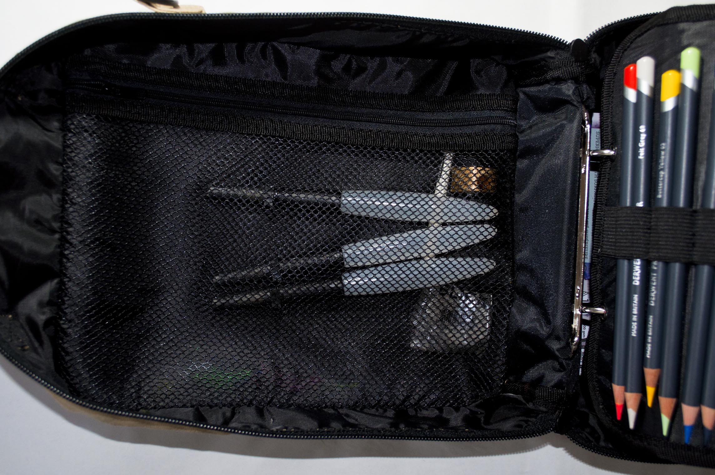 Derwent : Carry-All Pencil Storage Bag