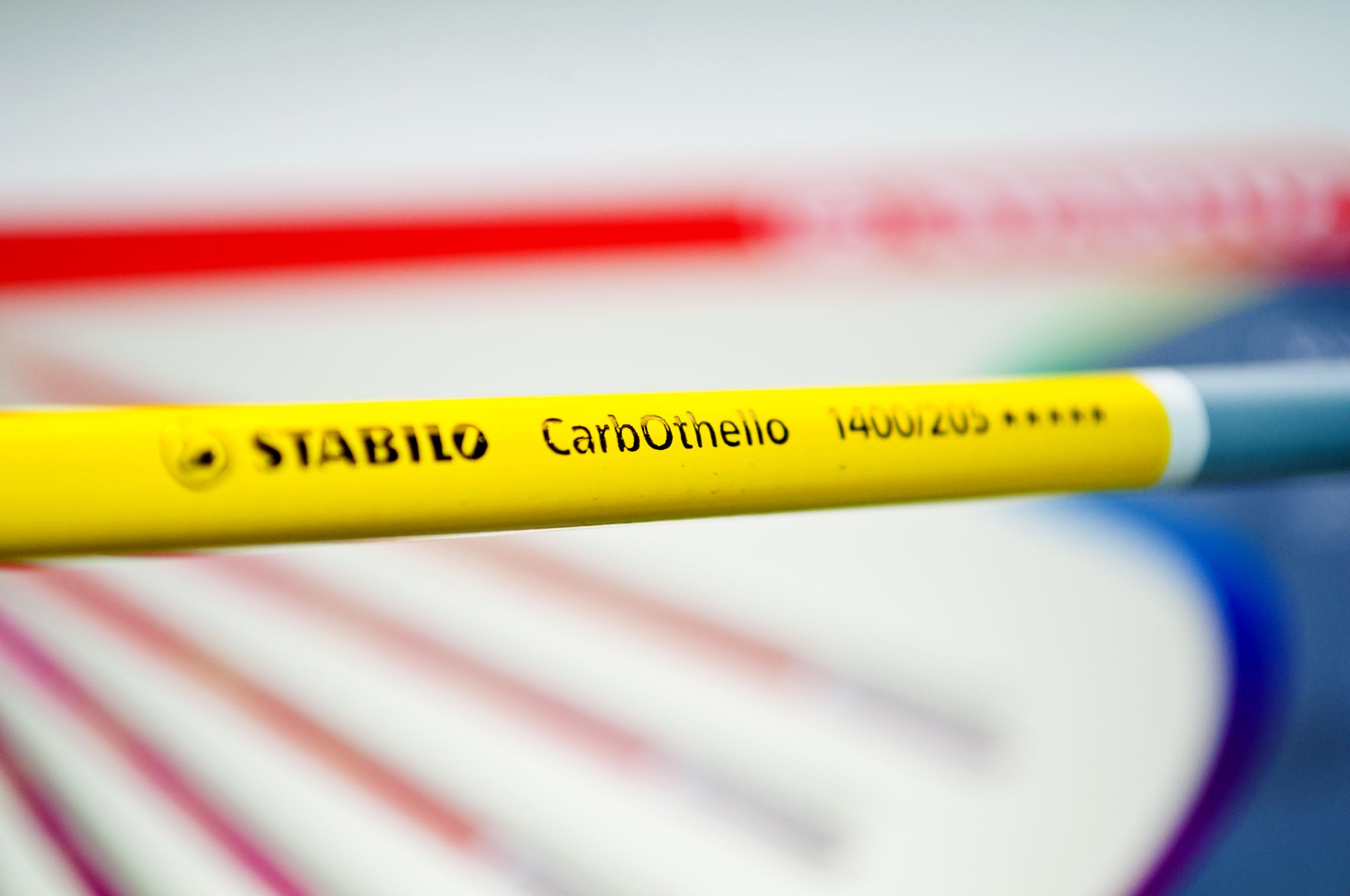 Stabilo CarbOthello pastel crayon noir ocre 615