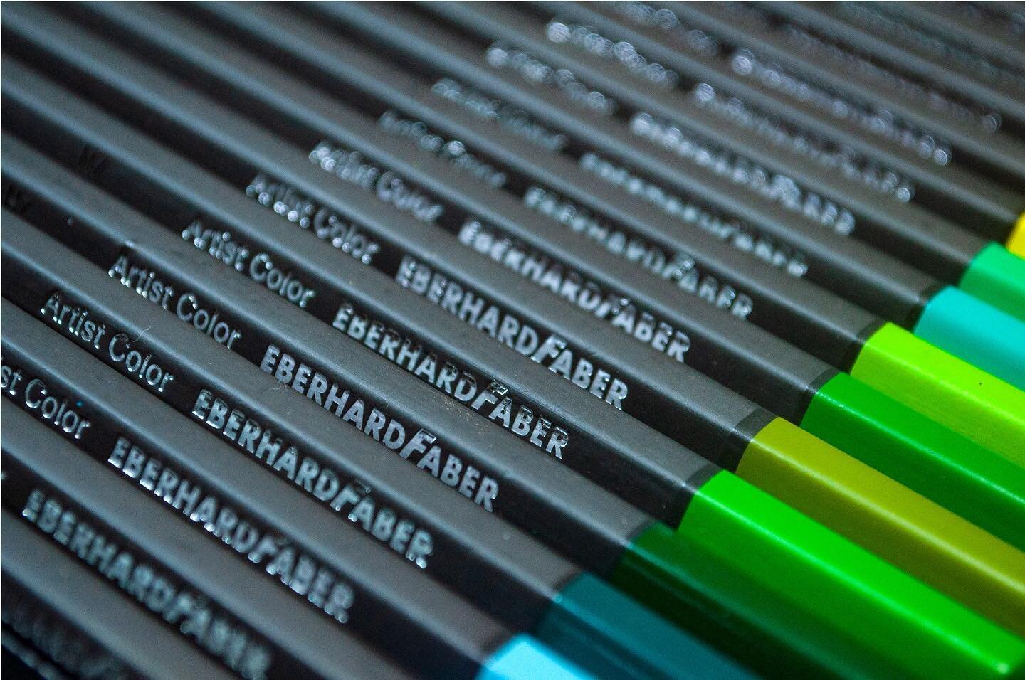 Arteza Expert Colored Pencils — The Art Gear Guide