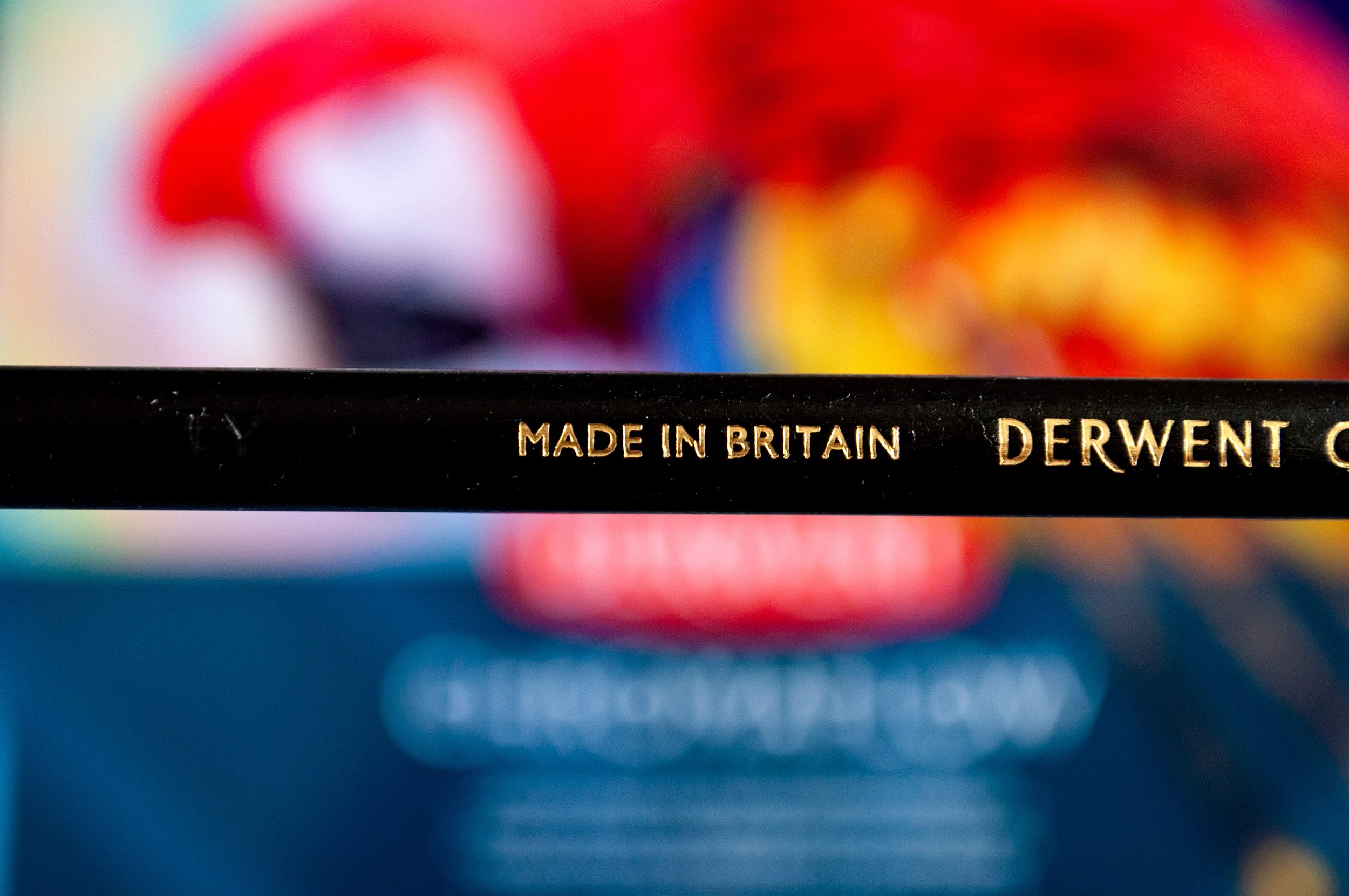 Derwent Chromaflow Brand New 72 Set — The Art Gear Guide