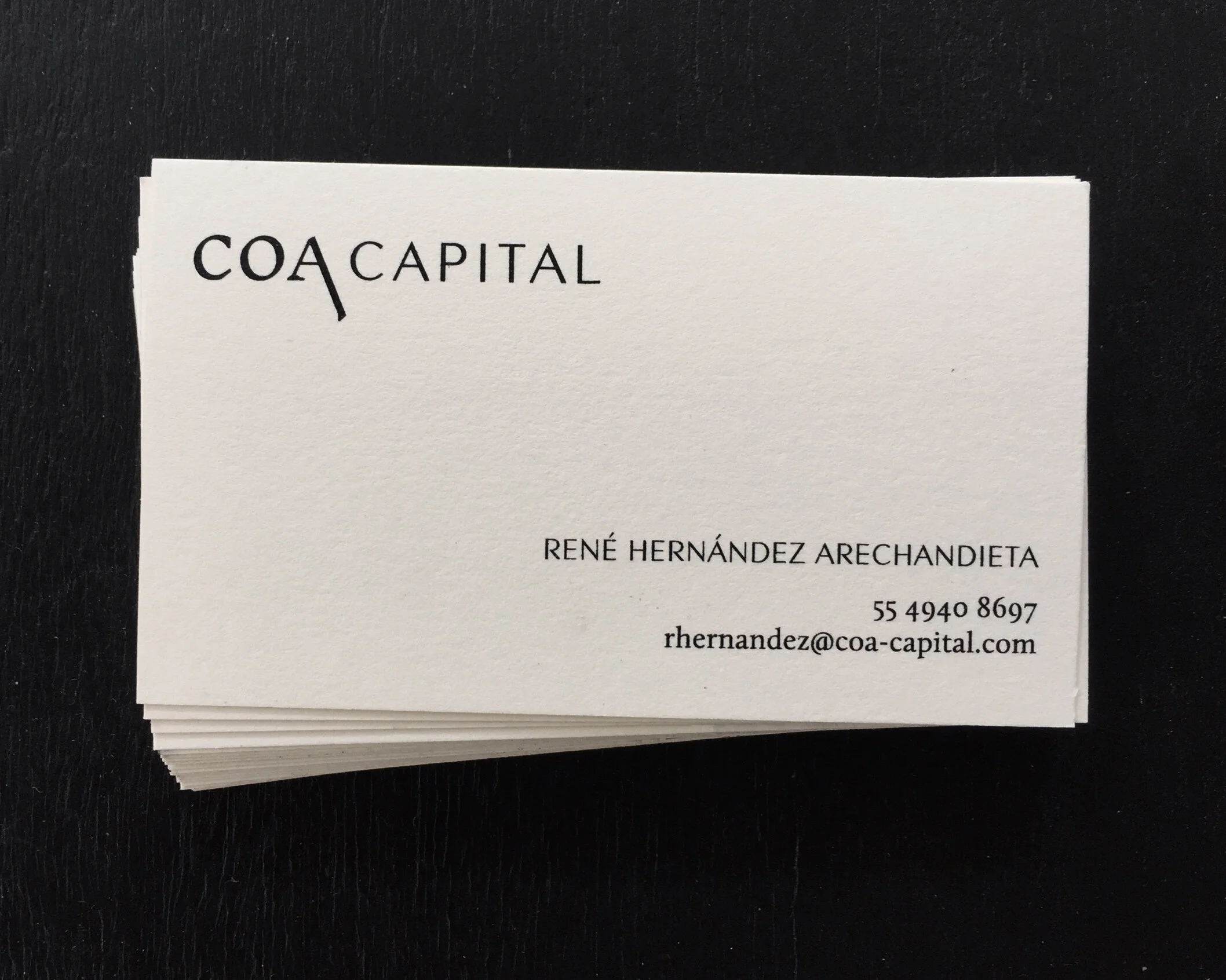  Diseño de logo e imagen gráfica para consultora financiera enfocada en inversiones de desarrollo inmobiliario. 