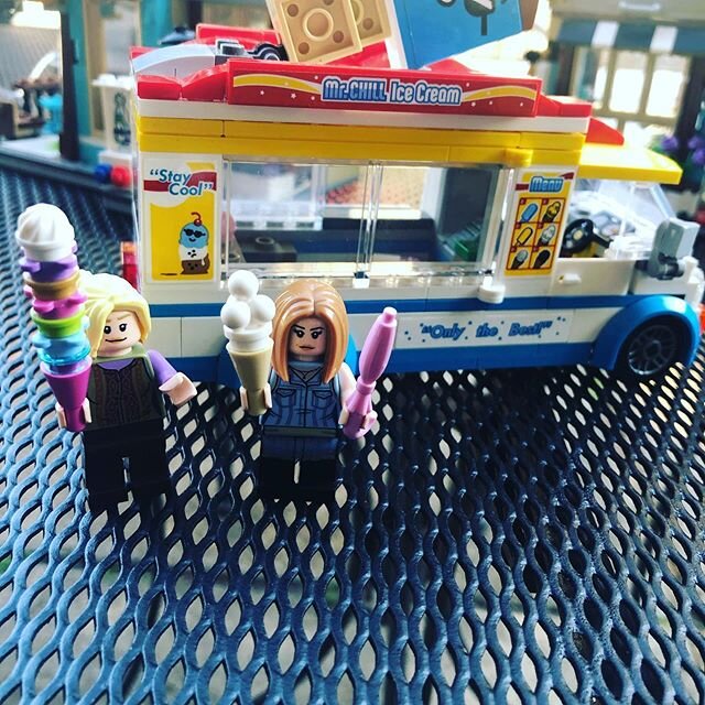 Rachel and Phoebe out for ice cream! Lego time with my daughter is the best! @nicolemarieunger @afriendsmusical @friends @lego #legonight #friendsnight