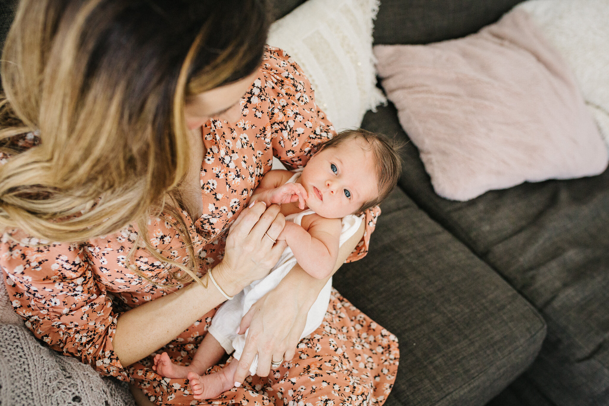 toronto newborn lifestyle photographer