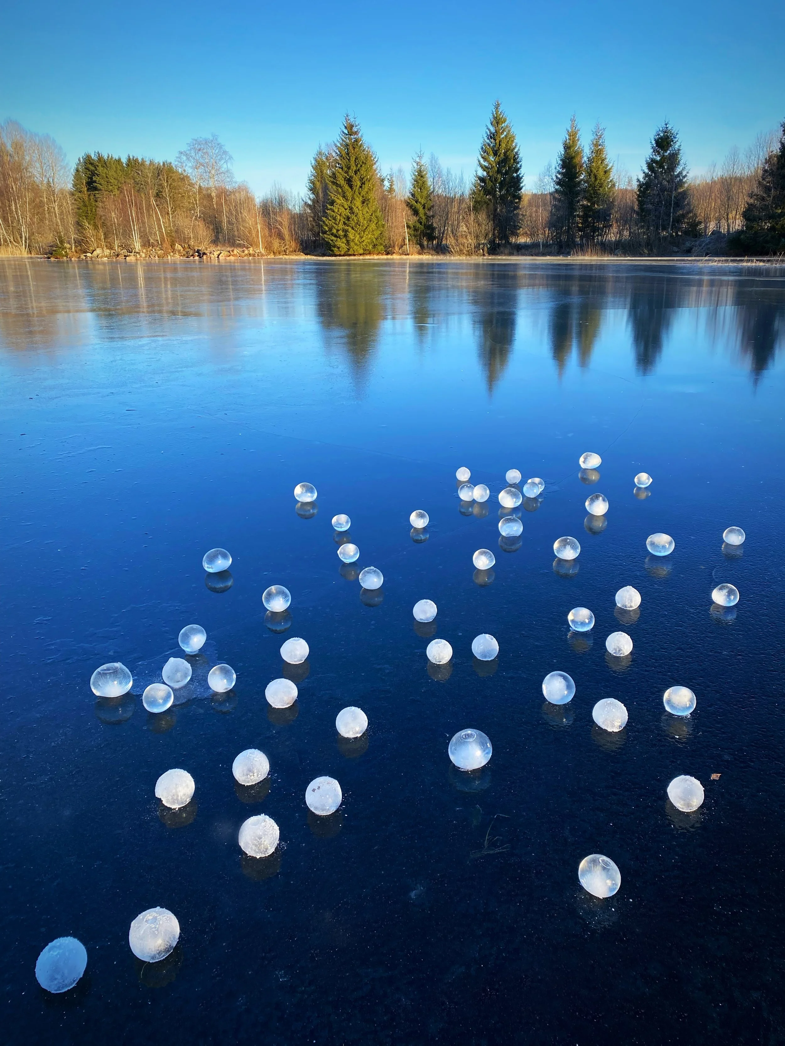 'sfærenes harmoni' land art installation Austmarka, Norway 12/23
