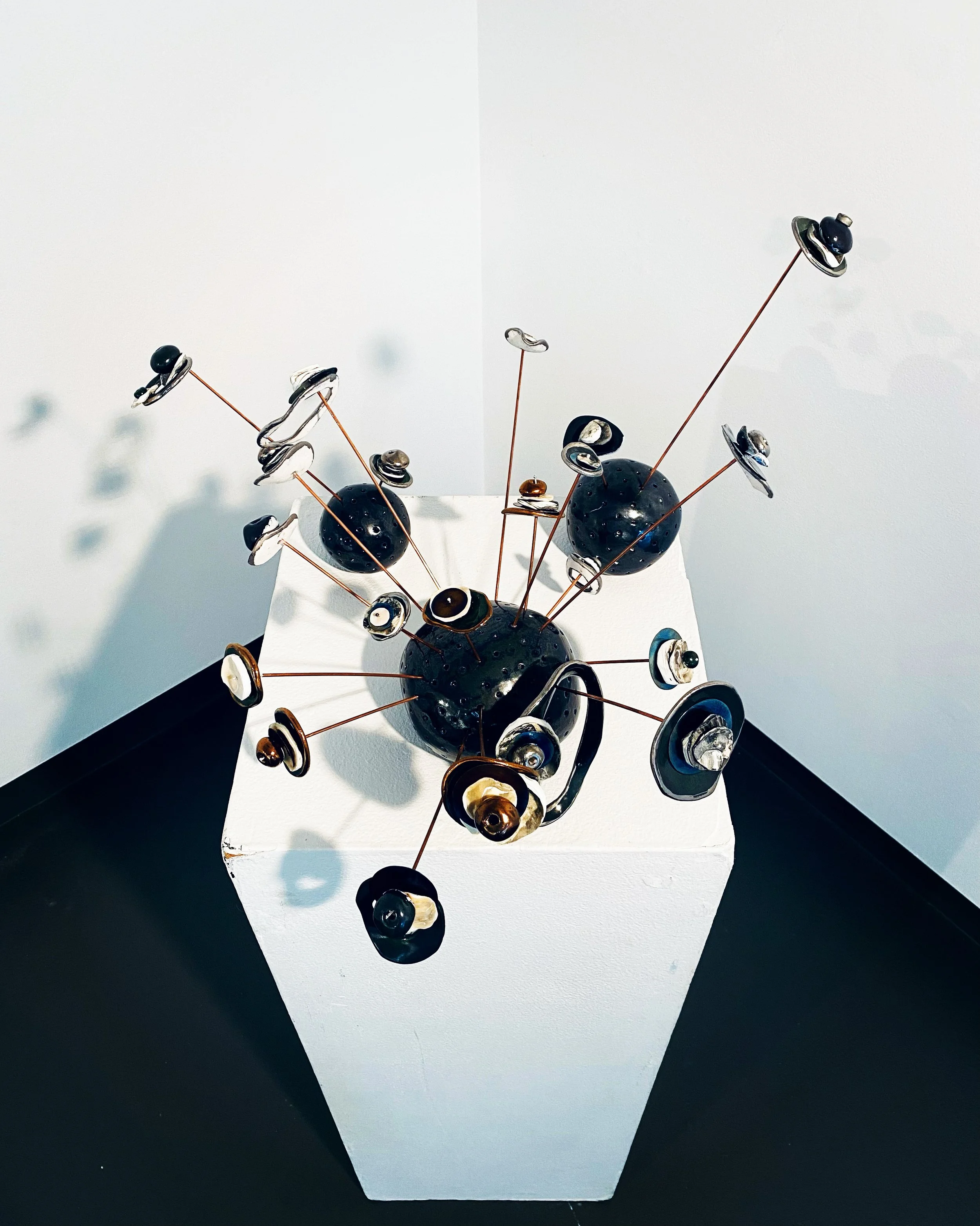 'An Oyster Pearl' sculptural lamp (porcelain, titanium, oyster shells, copper chenier, silver wire)