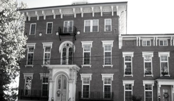 enos_sanatorium_alton_hauntings.png